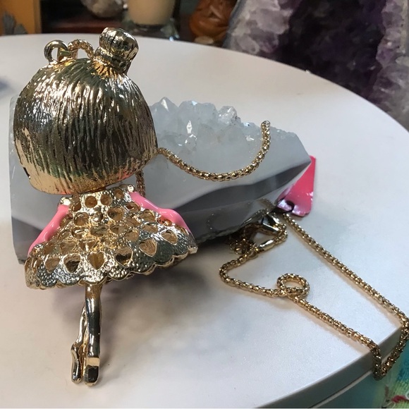 Articulated Necklace - Picture 3 of 4